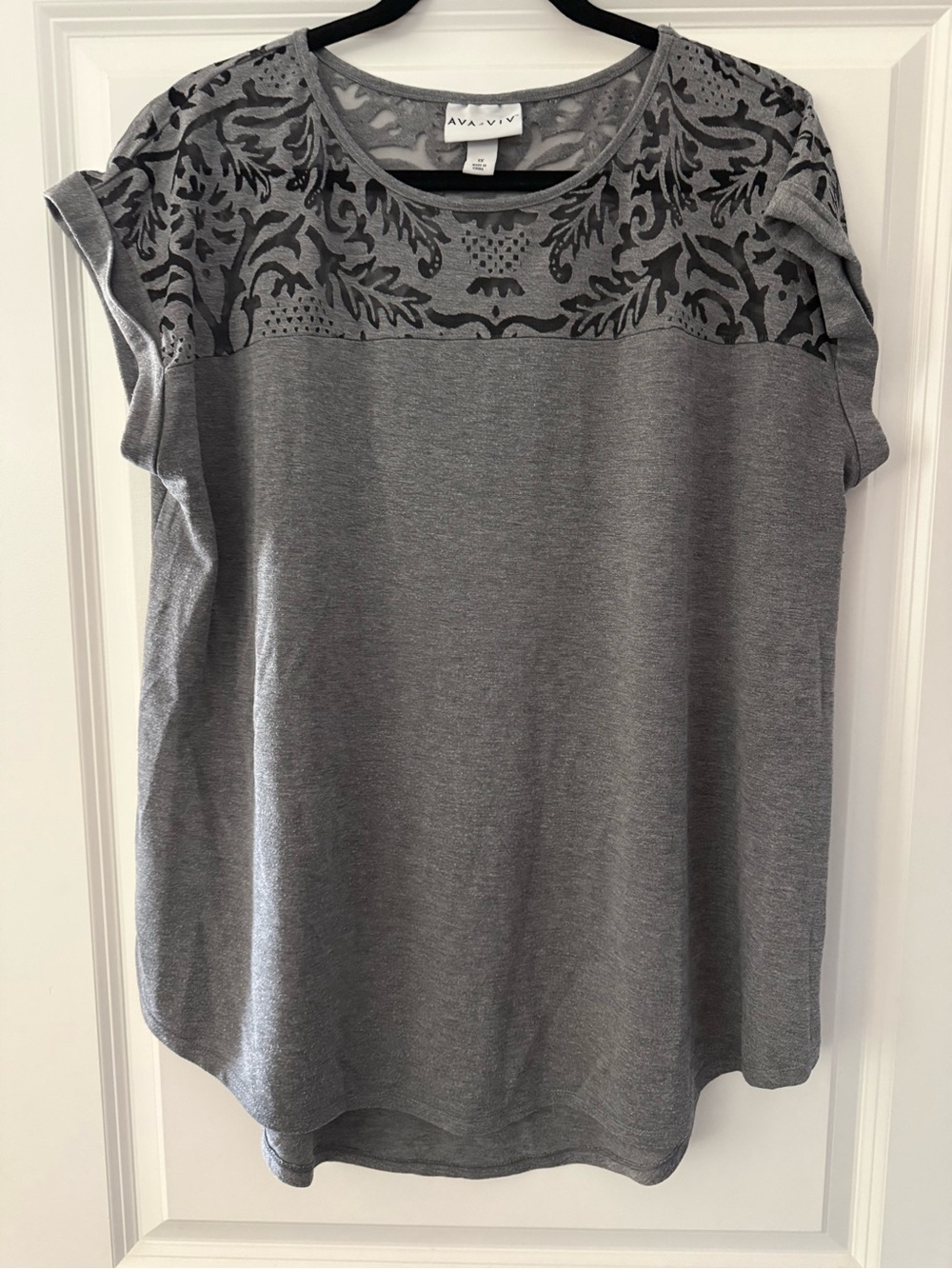 AVA & VIV Gray Short Sleeve Top with Patterned Cutout Yoke